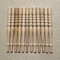 Svarvade pinnar, 12 st, ca 66 mm