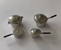 Kastrullset, vitmetall