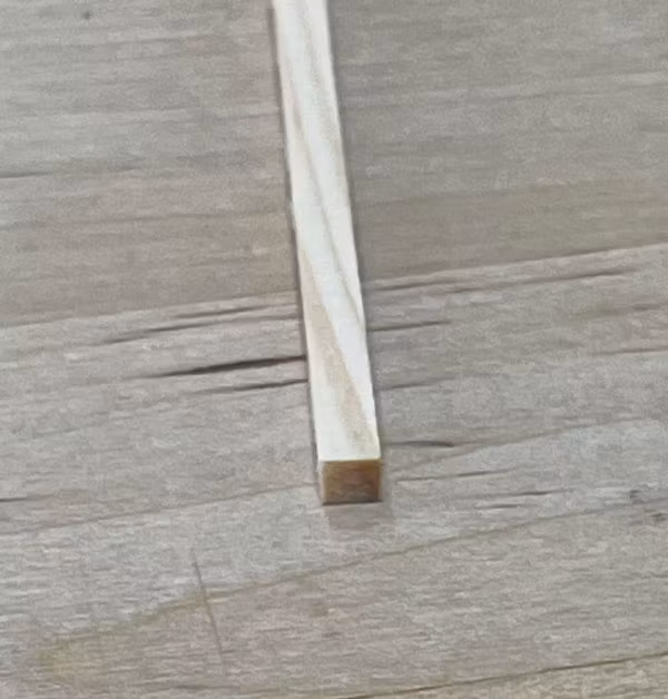furulist ca 1 x 1 mm