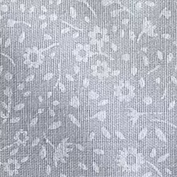 Hissgardin, vit med blommor