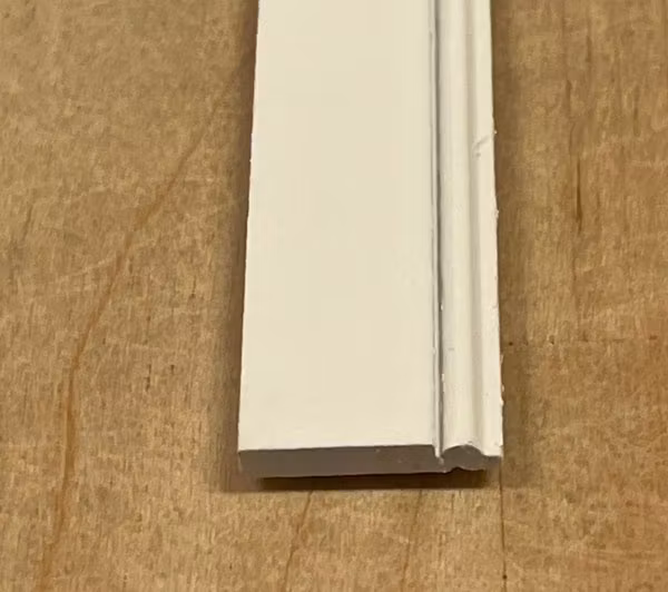 Hög golvsockel, vit