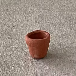 Blomkruka, höjd ca 9 mm