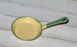 Stekpanna, gul/grön