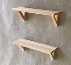 Hyllor i trä, två stycken, omålade