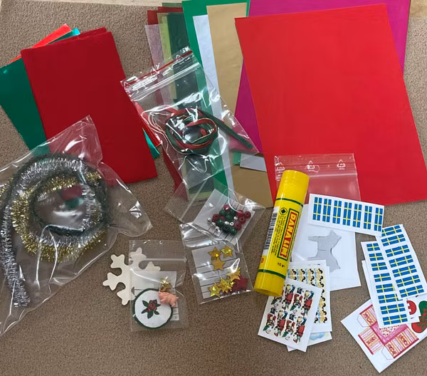 Material till julpyssel i miniatyr
