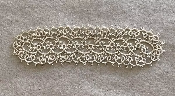 Oval Duk, Astrid, frivolitetsarbete, (nr15)