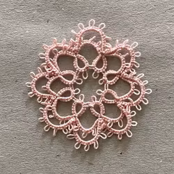 Ljusrosa duk, frivolitetsarbete, (nr20)