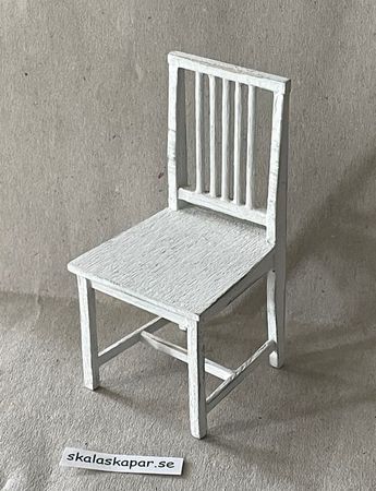 Stol, vitmålad