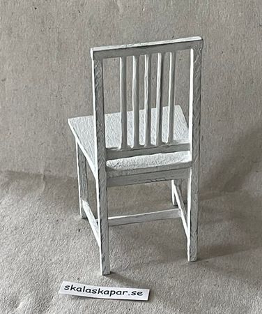 Stol, vitmålad