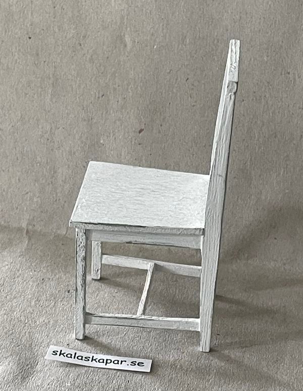 Stol, vitmålad