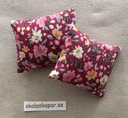 Kuddar, vinröd ton (03)