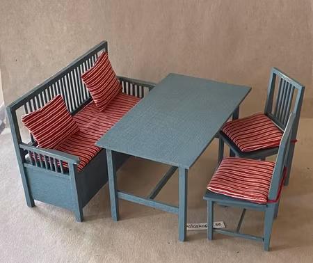 Kökssoffa, stolar och bord, blå