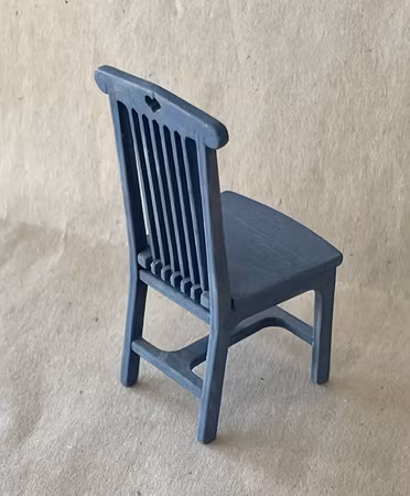 Blåmålad stol