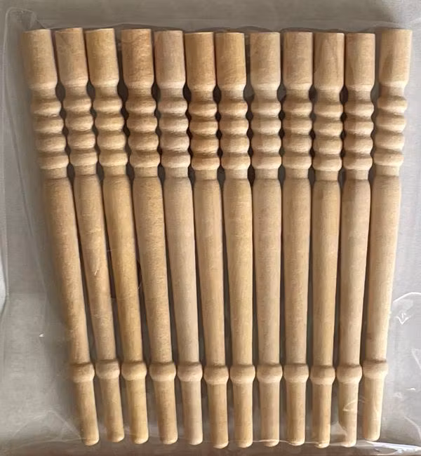 Svarvade pinnar, 12 st, ca 66 mm (2832)