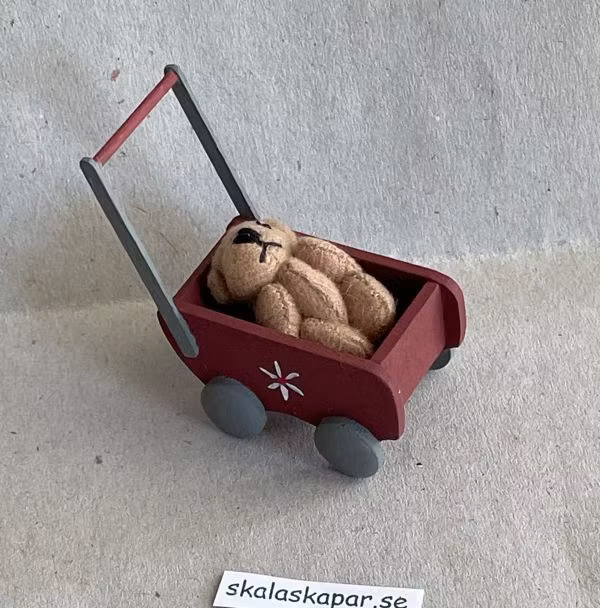 Dockbarnvagn med nalle, rödbrun