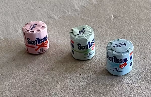Tre rullar toalettpapper