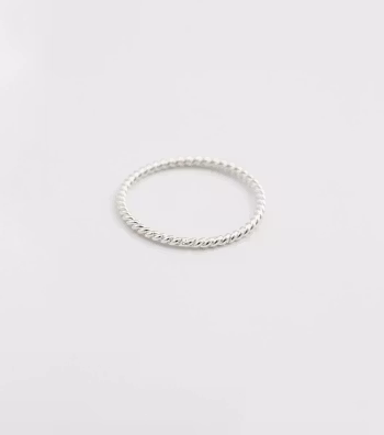 Tiny Twisted Ring Silver Syster P