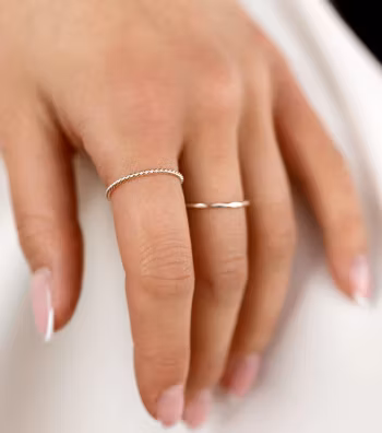 Tiny Twisted Ring Silver Syster P