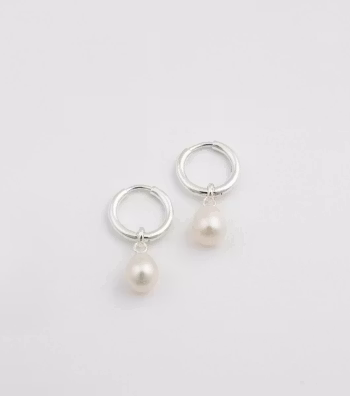 Treasure Pearl Hoops Silver Syster P
