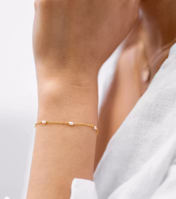 Treasure Multi Pearl Bracelet Guld Syster P