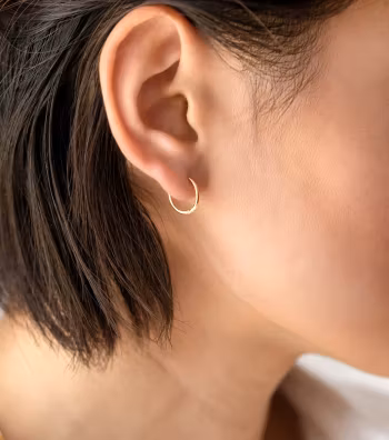 Beloved Small Hoops Gold Syster P