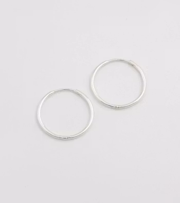 Beloved Medium Hoops Silver Syster P