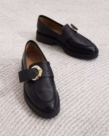 Stella Leather Black Flattered