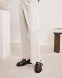 Stella Leather Black Flattered