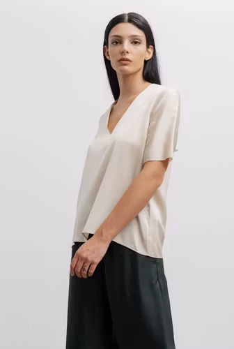 Yoli V-neck Blouse Cream Ahlvar Gallery