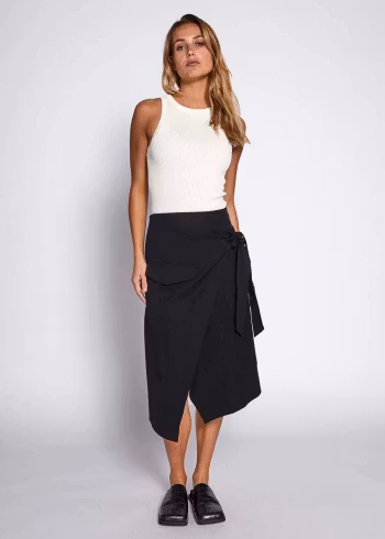 Neo Skirt Black Norr