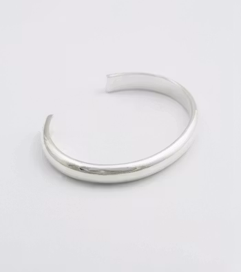 Bolded Bangle Silver Syster P
