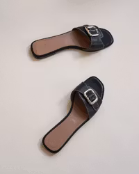 Mimi Leather Black Flattered