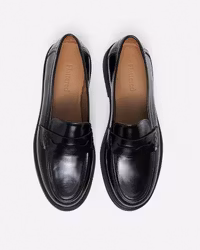 Sadie Leather Black Flattered