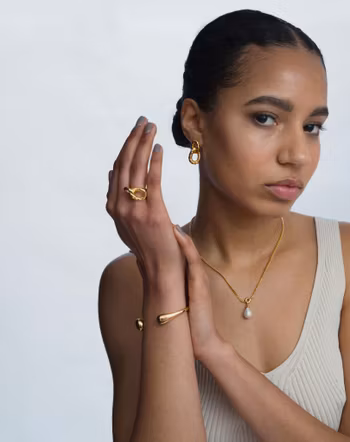 Bolded Hammered Links Earrings Gold Syster P