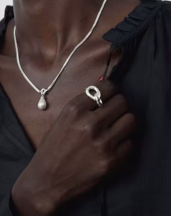 Bolded Hammered Links Ring Silver Syster P