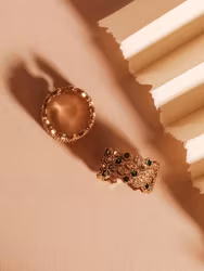 Halo Ring Emerald Ylva Li