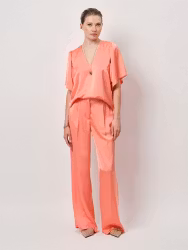 Arvi Satin-Look V-Neck Top Radiant Apricot Dante6