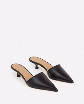 Noomi Leather Black Flattered