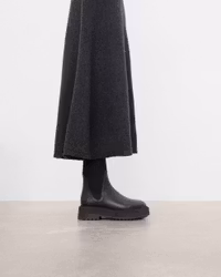 Aurora Leather Black Flattered