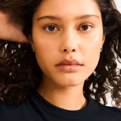 Between Earrings Gold Pilgrim