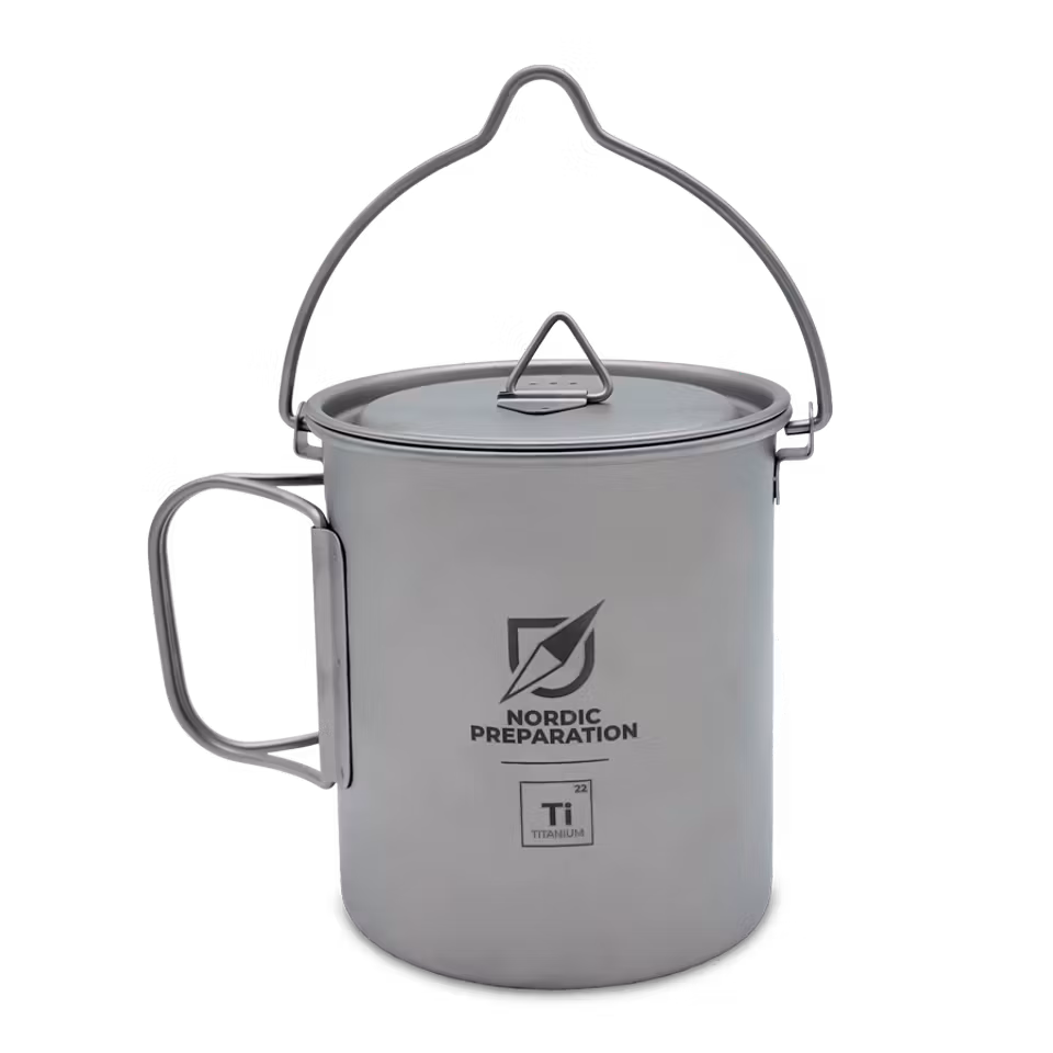Titankopp med lock och hängare 750 ml