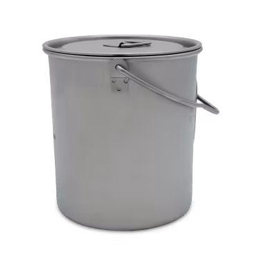 Titankopp med lock och hängare 750 ml
