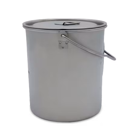 Titankopp med lock och hängare 750 ml