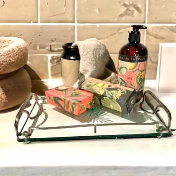 Bricka i glas med beslag i metall vintage
