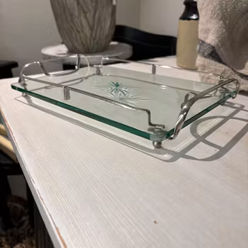 Bricka i glas med beslag i metall vintage