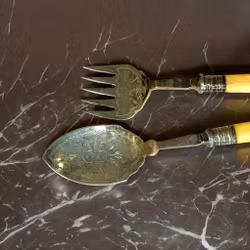 Ett set med unik gaffel och sked vintage
