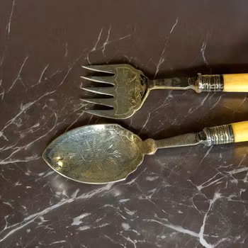 Ett set med unik gaffel och sked vintage