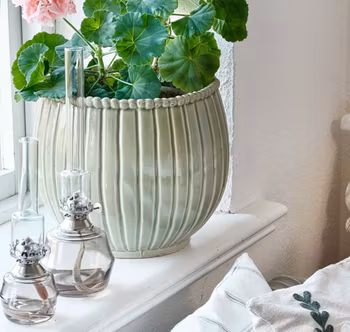 Oljelampa Fotogenlampa i grå glas och nickel Strömshaga