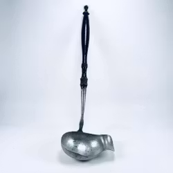 Soppslev 1800-tal med svarvat träskaft
