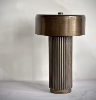 Lampa i antik mässing